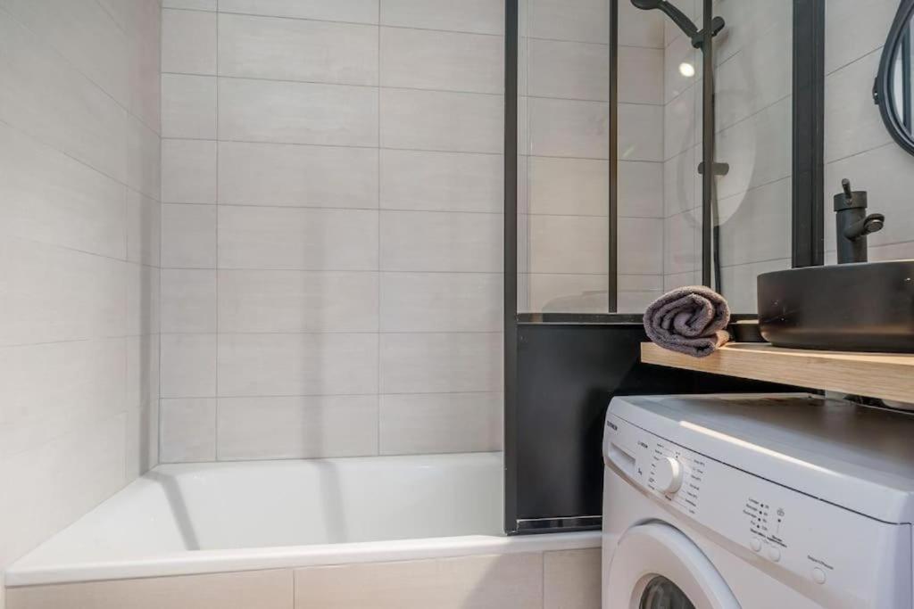 Appartement Climatise Avec Terrasse Tout Equipe A 5Min De La Gare St Charles Marseille Ngoại thất bức ảnh